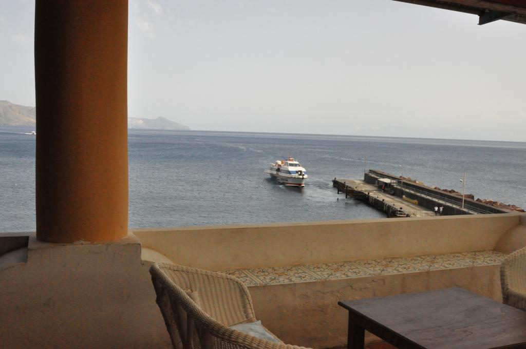 Albergo Seaside Leni Buitenkant foto