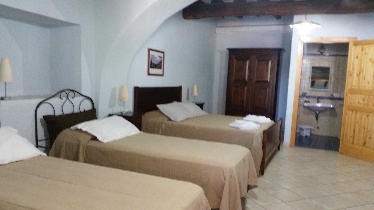 Albergo Seaside Leni Buitenkant foto