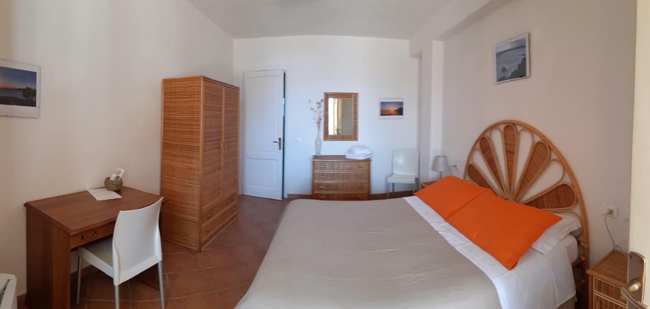 Albergo Seaside Leni Buitenkant foto